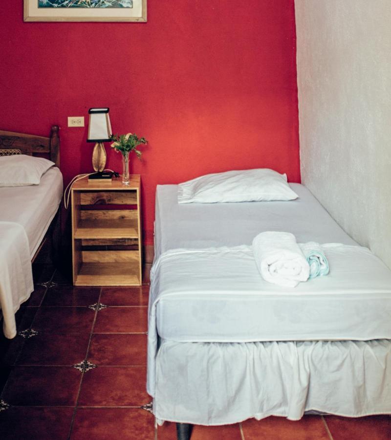Hostal Vacaciones Nicas León Exteriör bild